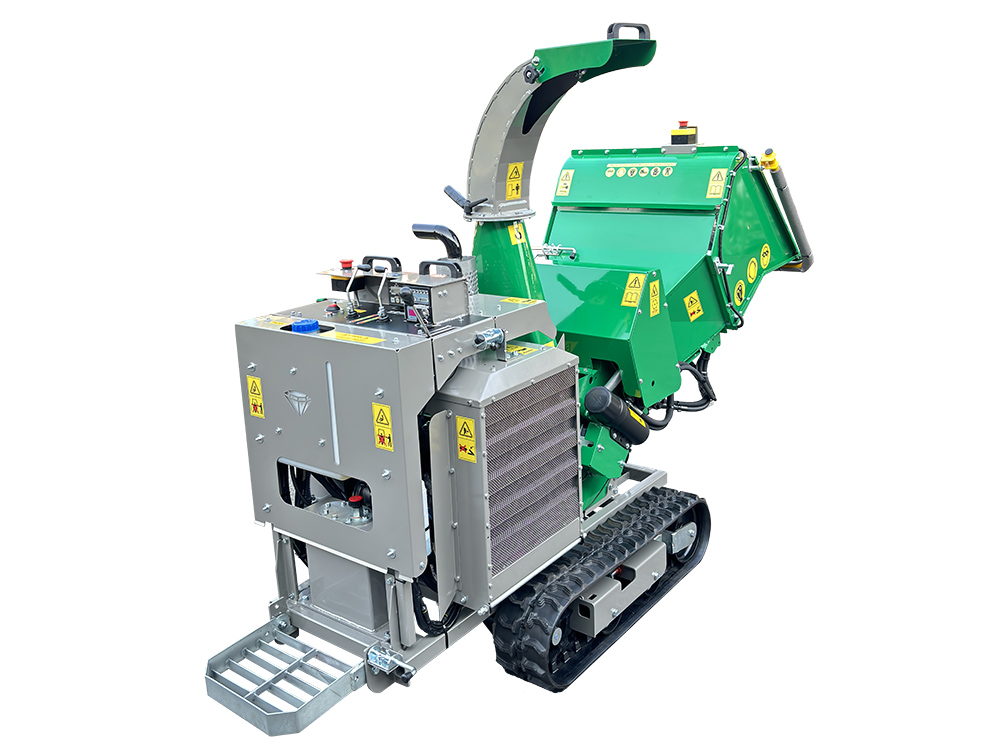 GL&D Titan Super Diesel professional tracked drum wood chipper