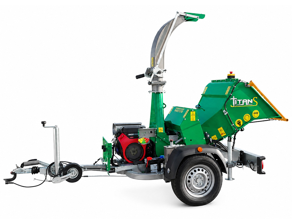 GL&D Titan Super road type-approved drum wood chipper