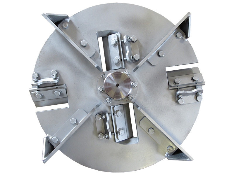 4-blade chipping disc of the Fusion E800M wood chipper