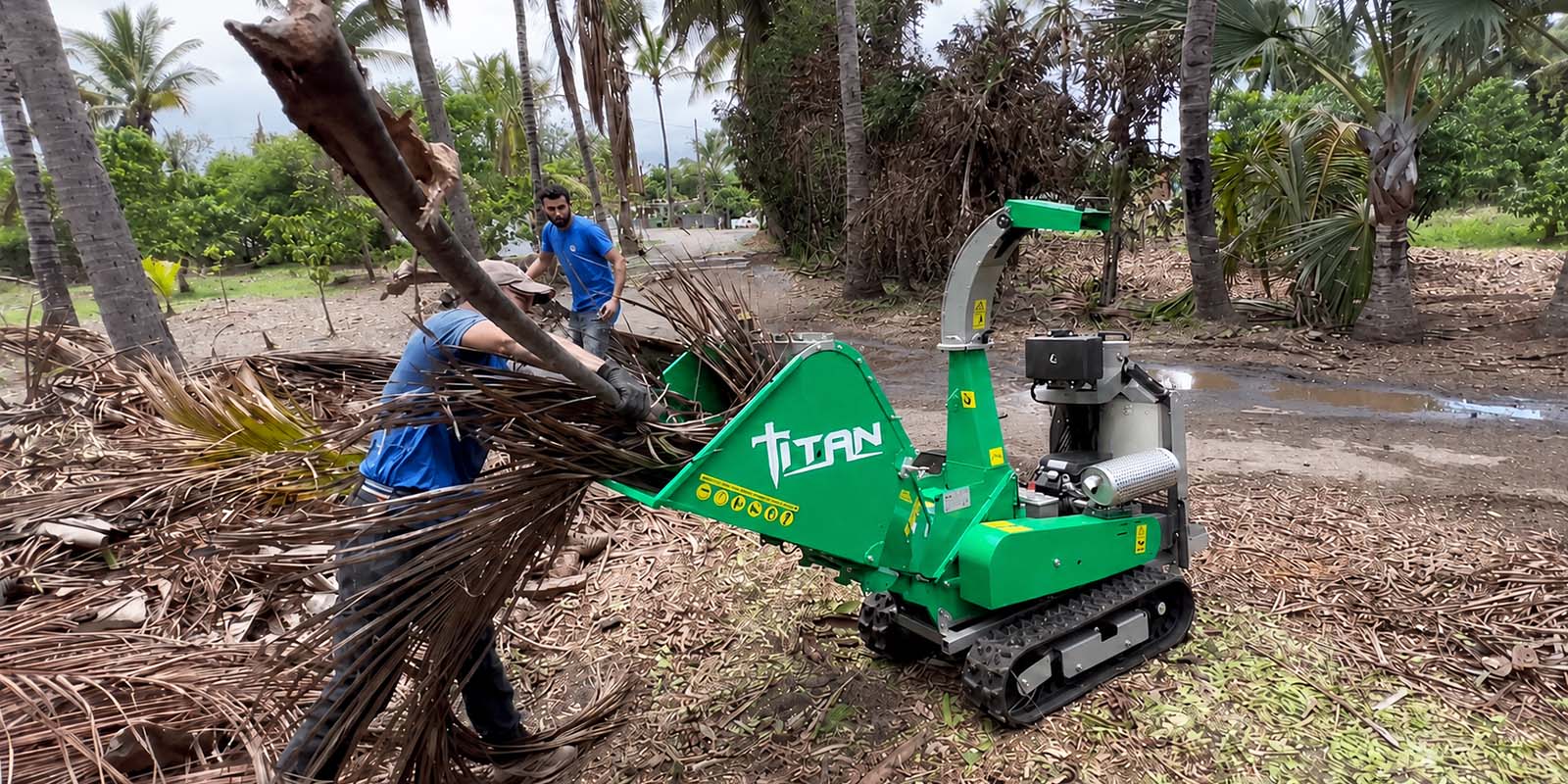 Titan Pro tracked professional drum wood chipper GL&D