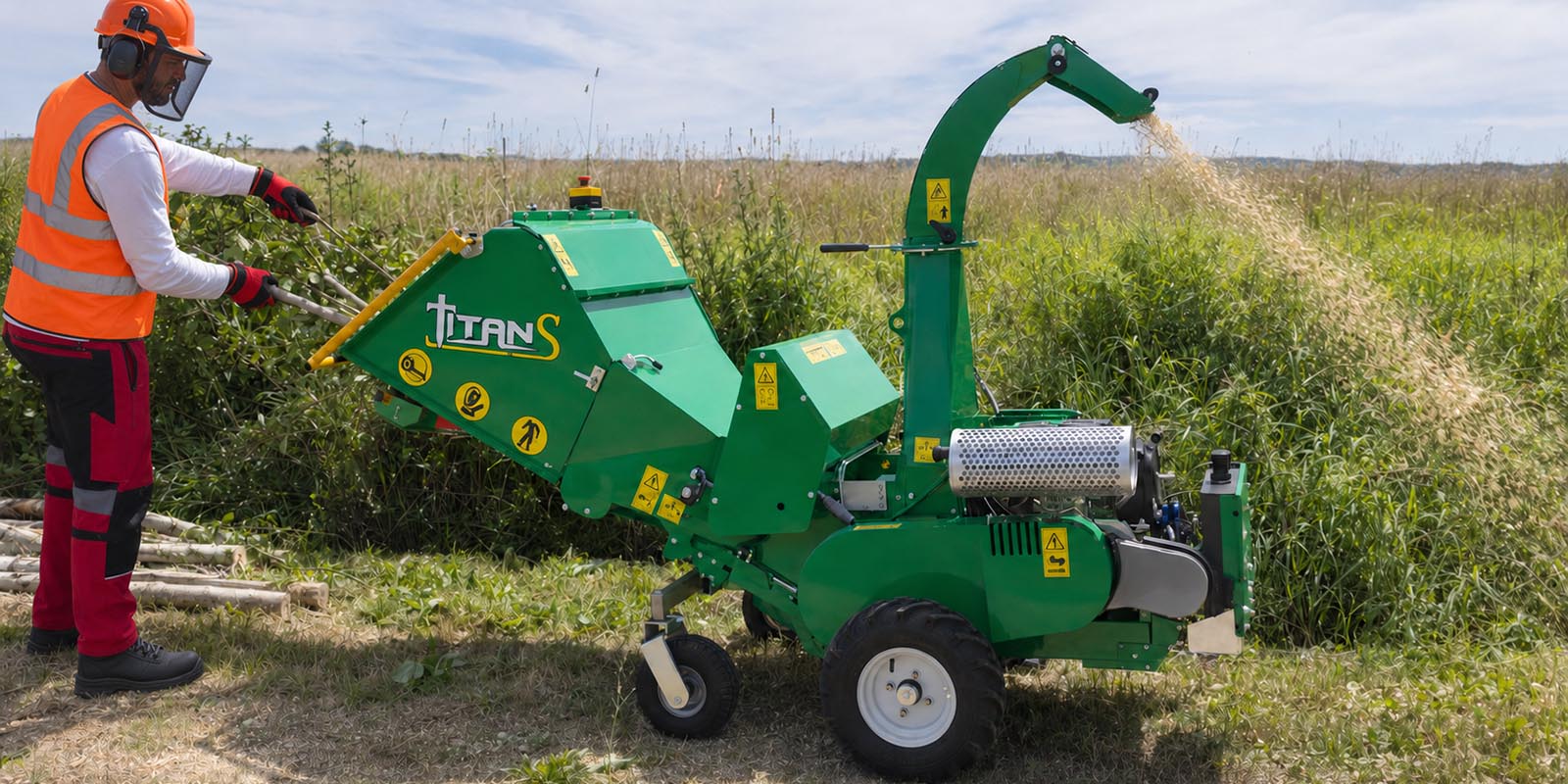 Titan Super hydrostatic wheeled drum wood chipper